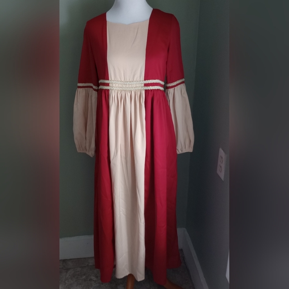 NWT Scarlett Darkness Costume Renaissance dress size 14 year 12-14 Girls - Picture 8 of 9